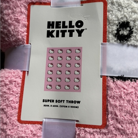 Hello Kitty Pink and White Super Soft Throw - Picture 2 of 10